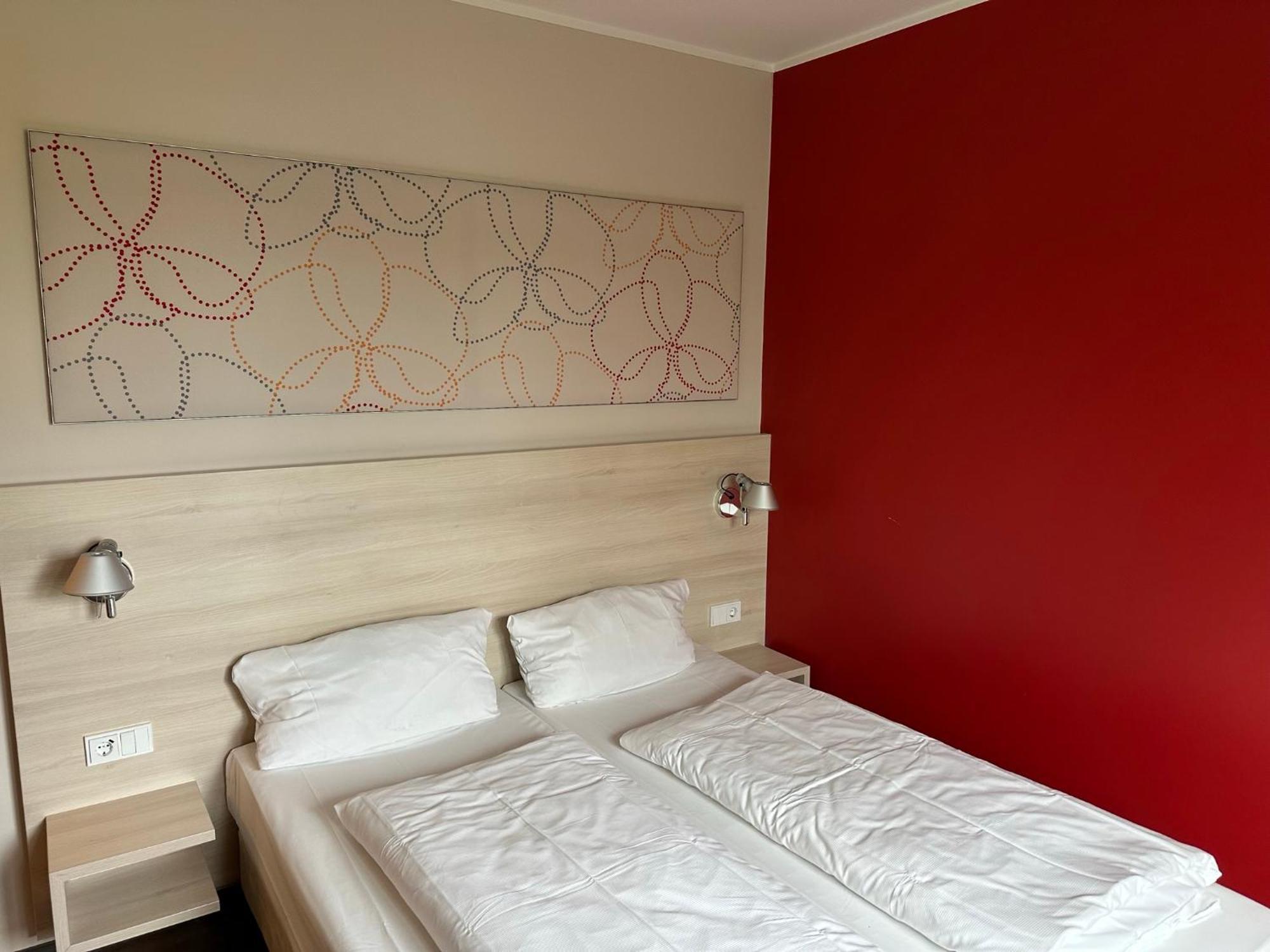 ביספינגן Serways Hotel Lueneburger Heide West חדר תמונה