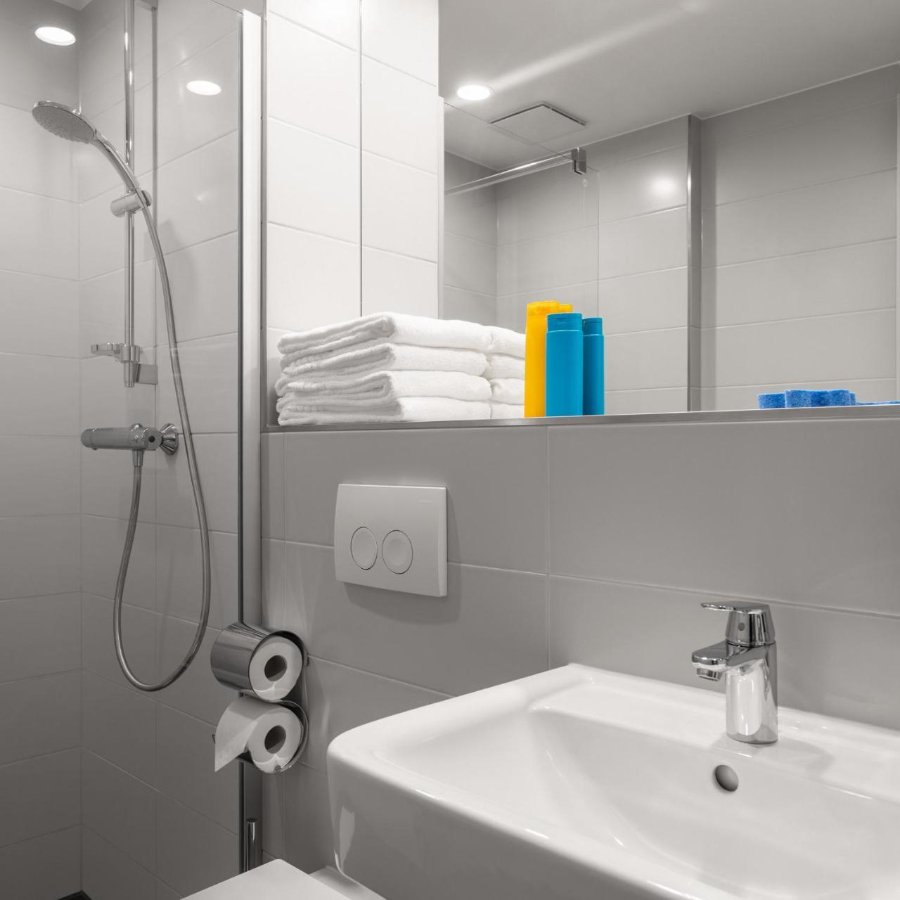 ביספינגן Serways Hotel Lueneburger Heide West מראה חיצוני תמונה
